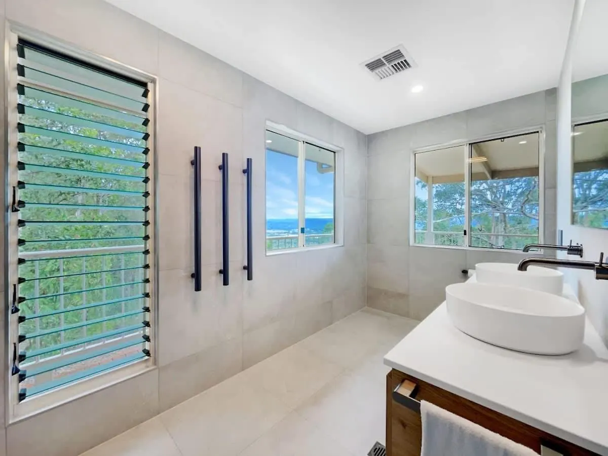 Semesterbostad Tranquil Escape With Beautiful Mountain Views Villa Ninderry